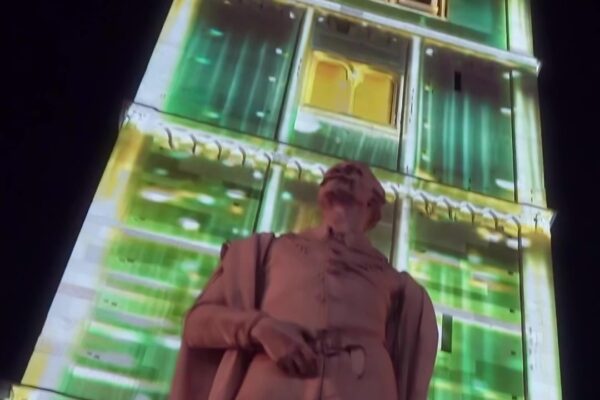 videomapping-ghirlandina (5) videomapping-ghirlandina (5)